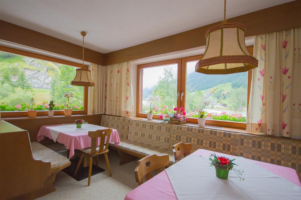 Hotel Haus Alpengruss Sölden Exterior foto